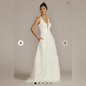 David’s Bridal 3D Floral Crepe A-line Wedding Dress with Pockets!